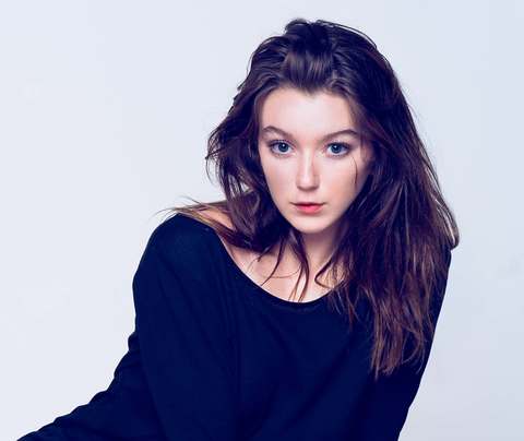 Medium adult beautiful brunette 449734